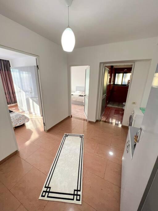 Scanderbeg Square 2Br Apt Tiranë Luaran gambar
