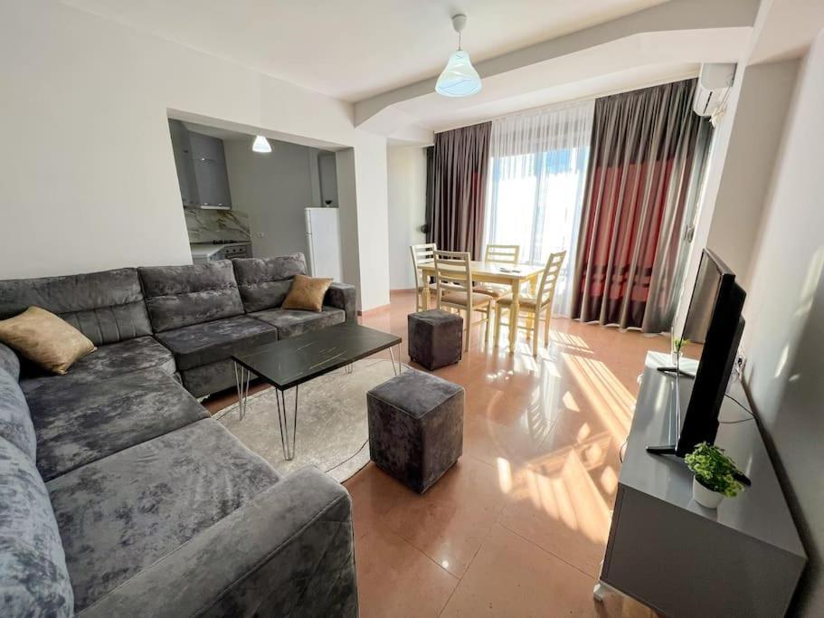 Scanderbeg Square 2Br Apt Tiranë Luaran gambar