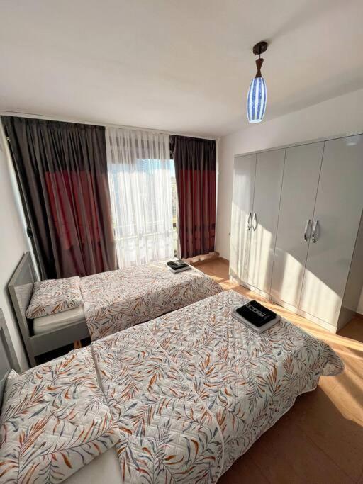 Scanderbeg Square 2Br Apt Tiranë Luaran gambar
