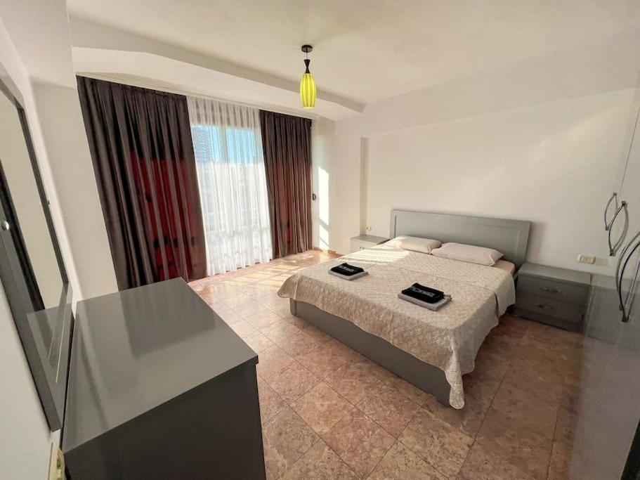 Scanderbeg Square 2Br Apt Tiranë Luaran gambar